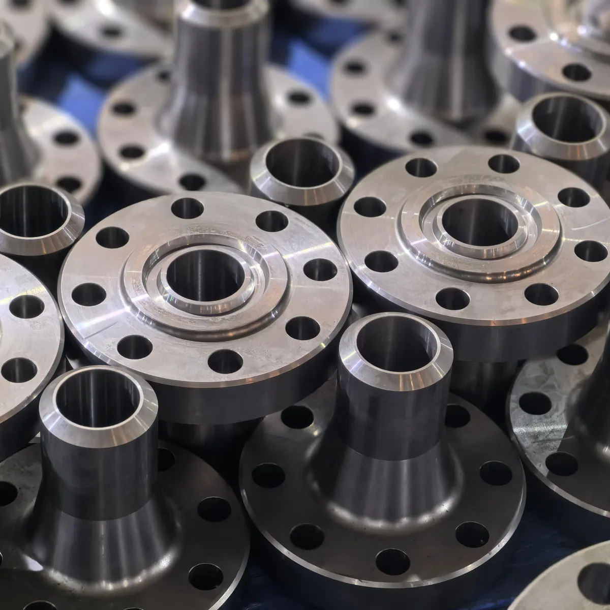 Weld neck flanges
